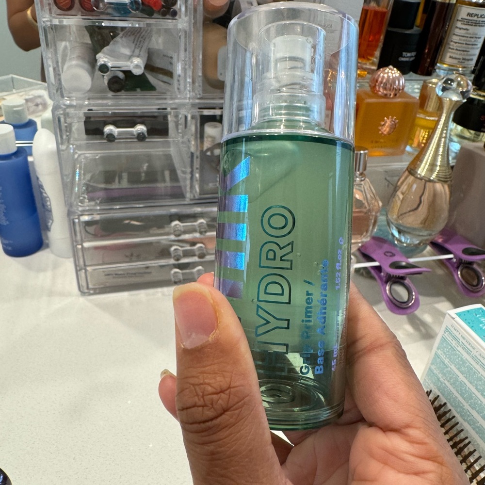 Milk Hydrogrip primer NEVER USED